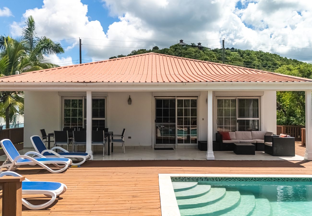 Villa in Jolly Harbour - Private Four Bedroom Tropical Home with Pool 