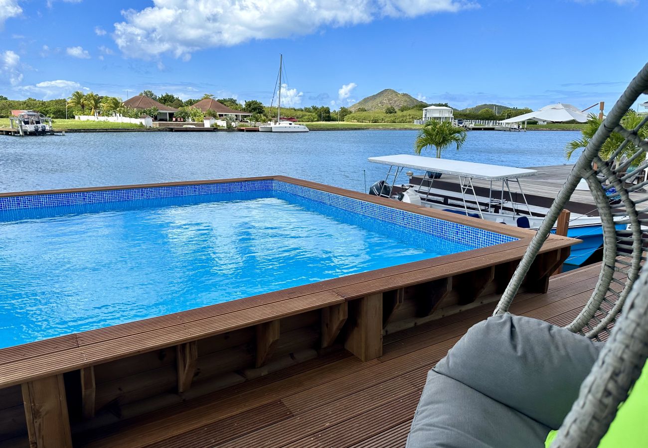 House in Jolly Harbour - Spacious Luxury Waterfront Villa