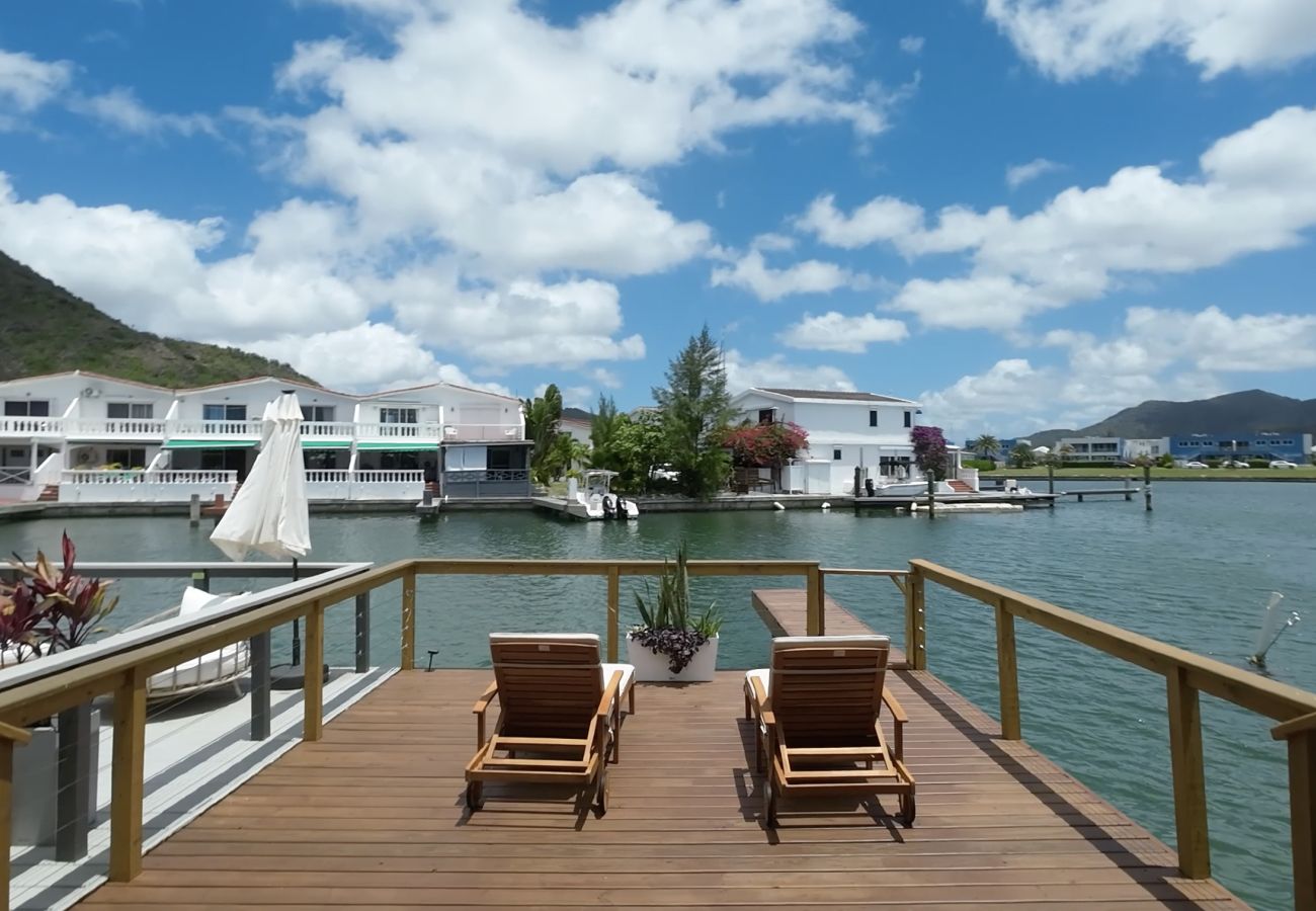 Villa in Jolly Harbour - Spacious Waterfront Villa