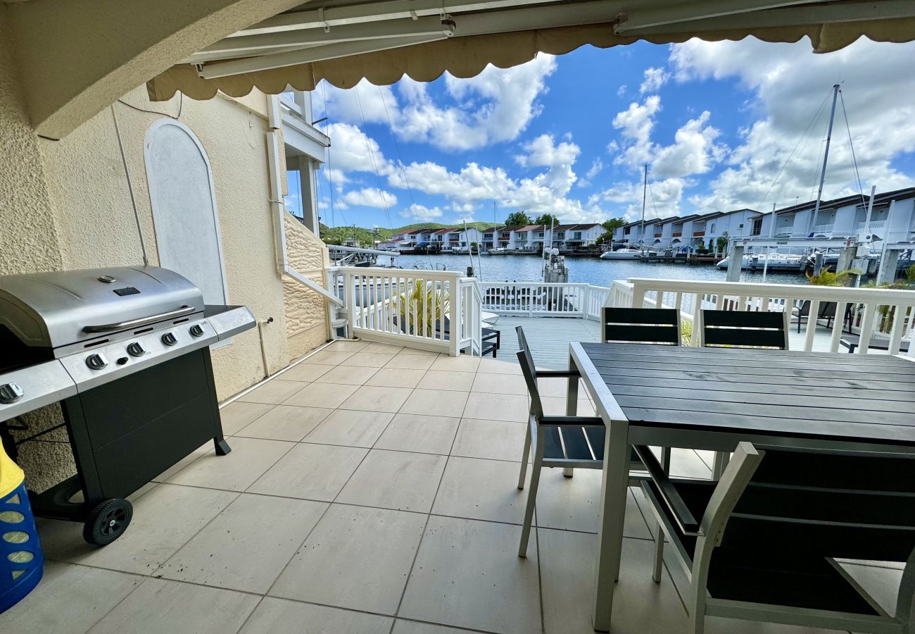 Townhouse in Jolly Harbour - Jolly Harbour Waterfront Villa 2 mins walk to the beach  